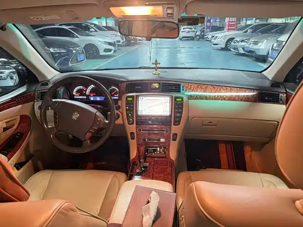 Toyota Crown 2008