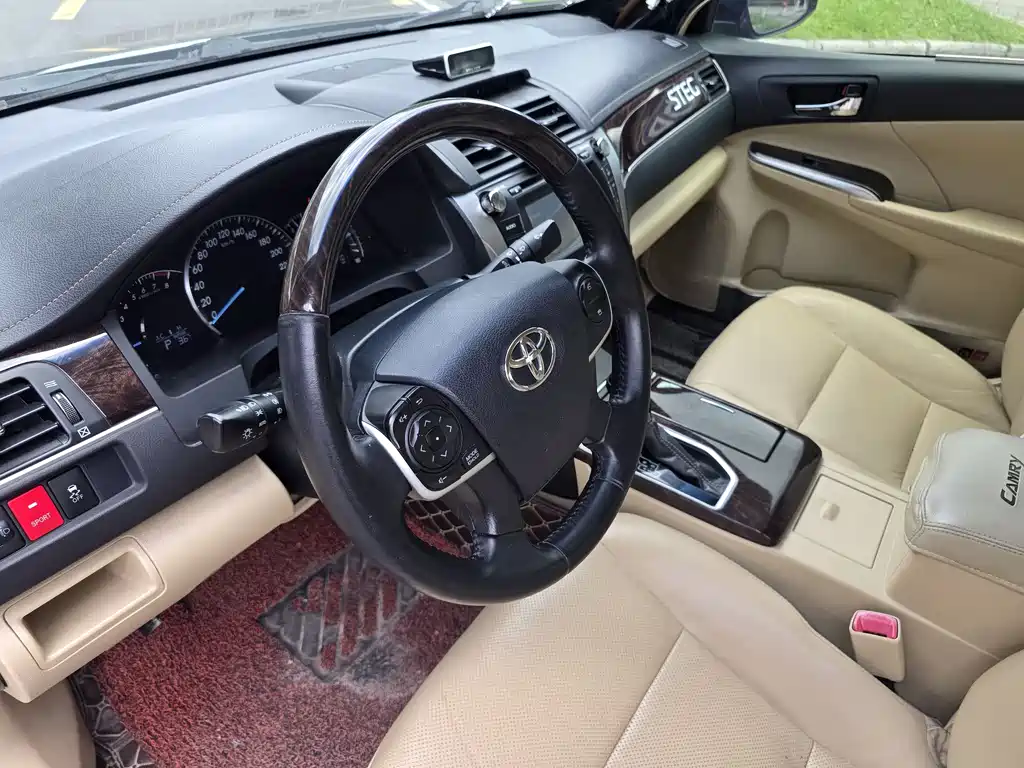 Toyota Camry 2017
