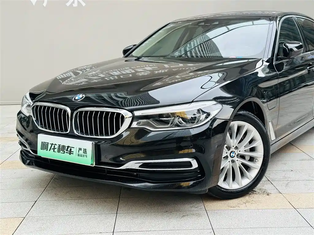 BMW 5 Series New Energy 2019 — фото 18