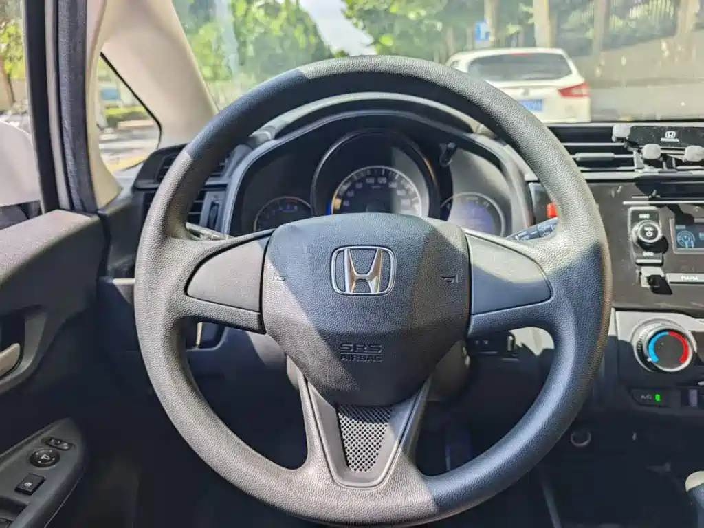 Honda Fit 2017 — фото 8