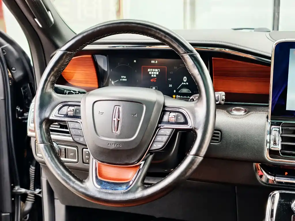 Lincoln Navigator 2019 — фото 14