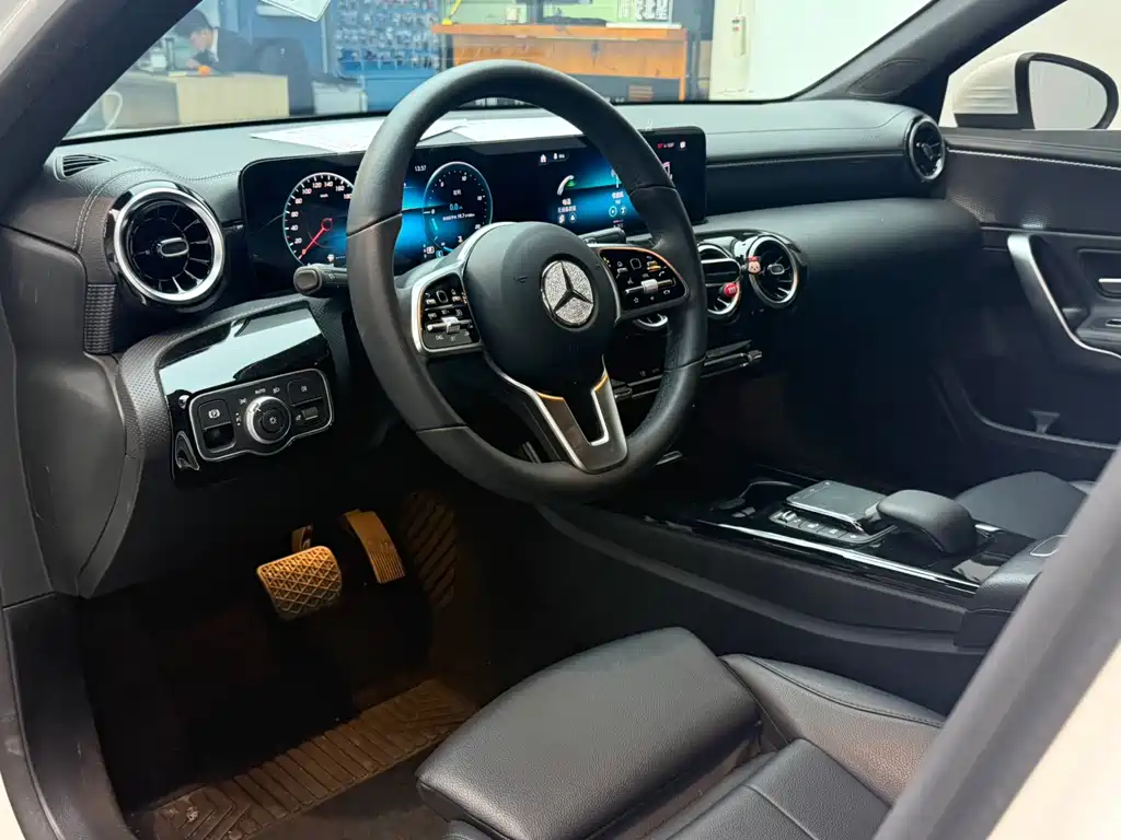 Mercedes-Benz A-Class 2021 — фото 13