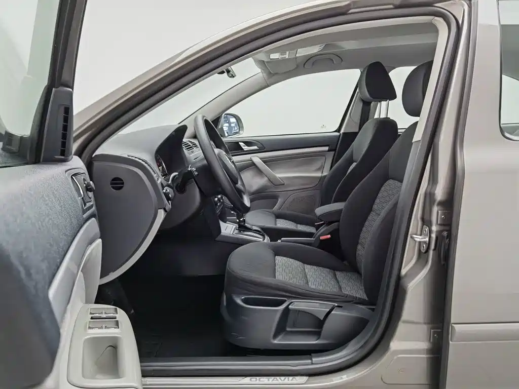 Skoda Octavia 2014 — фото 10