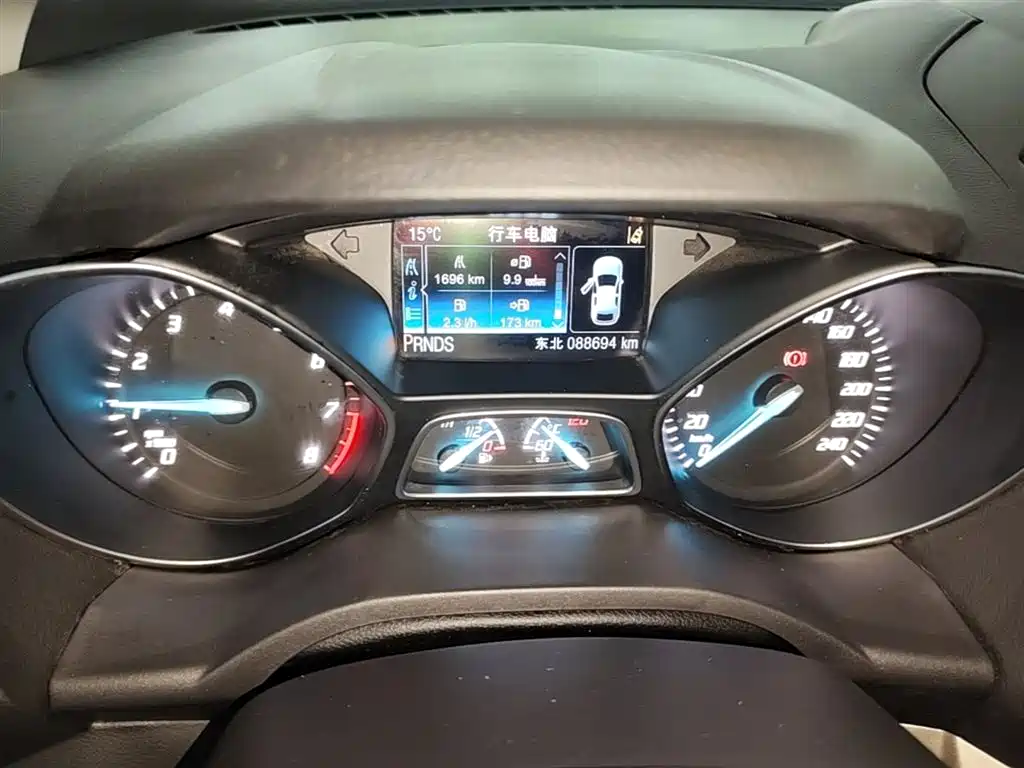 Ford Kuga 2015 — фото 12