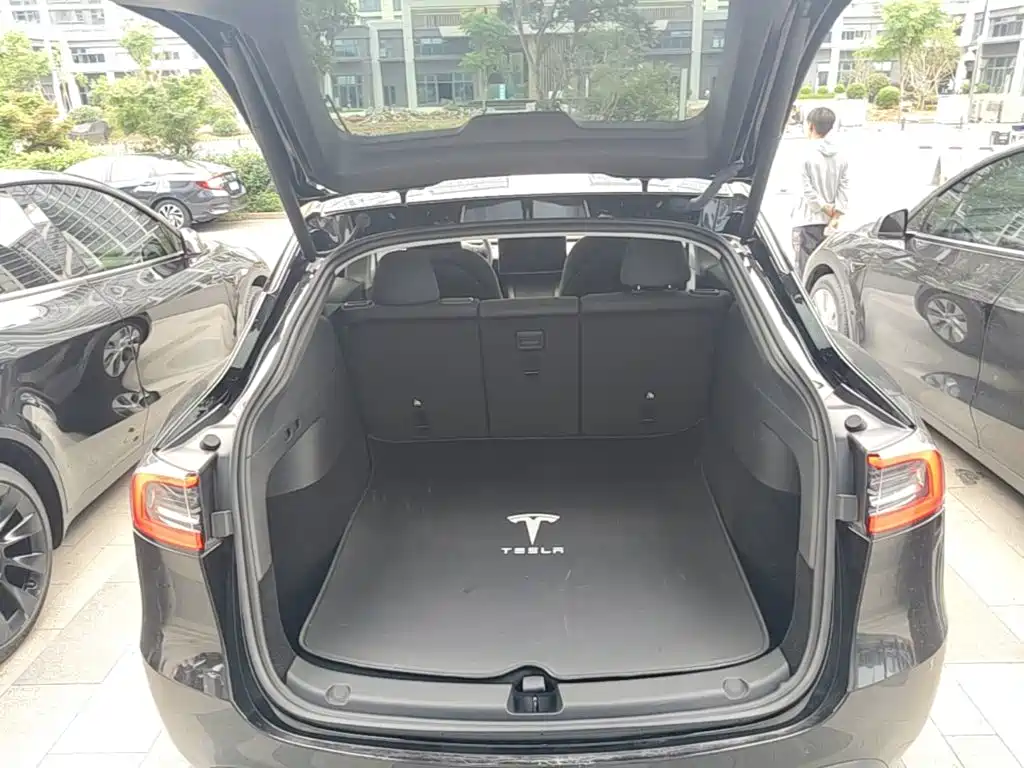 Tesla Model Y 2023 — фото 19
