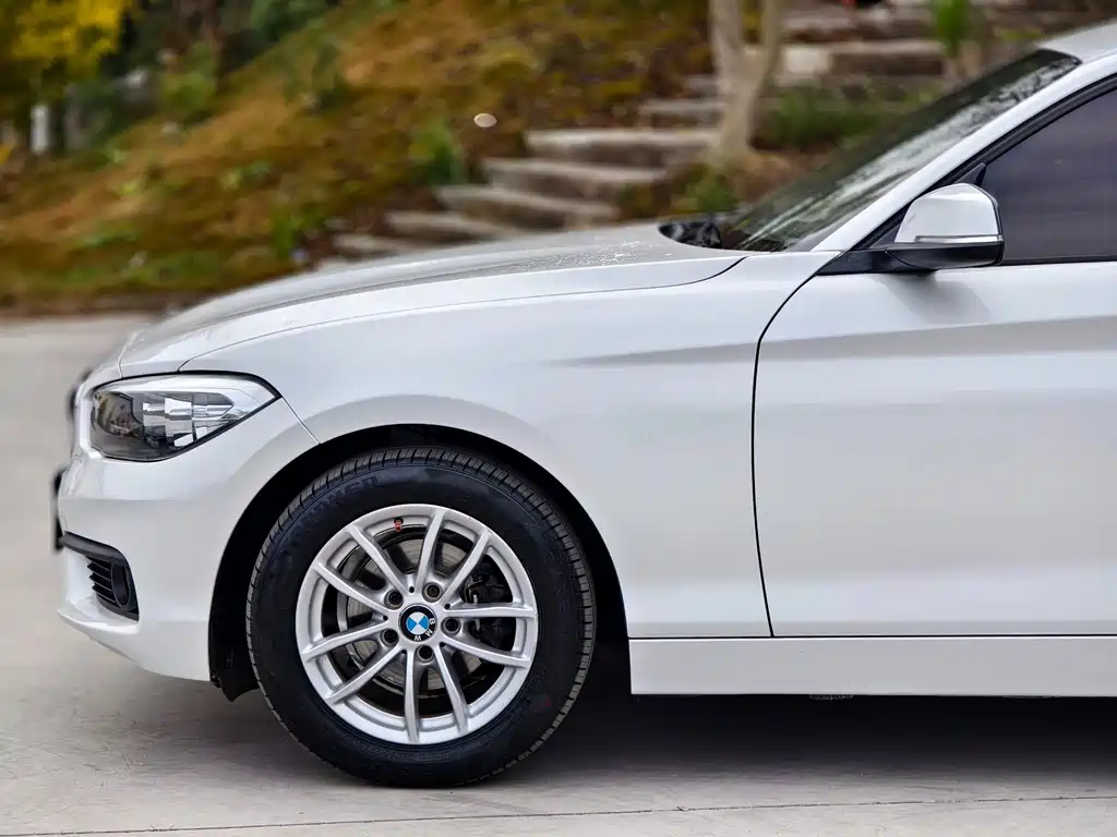 BMW 1 Series 2016 — фото 10