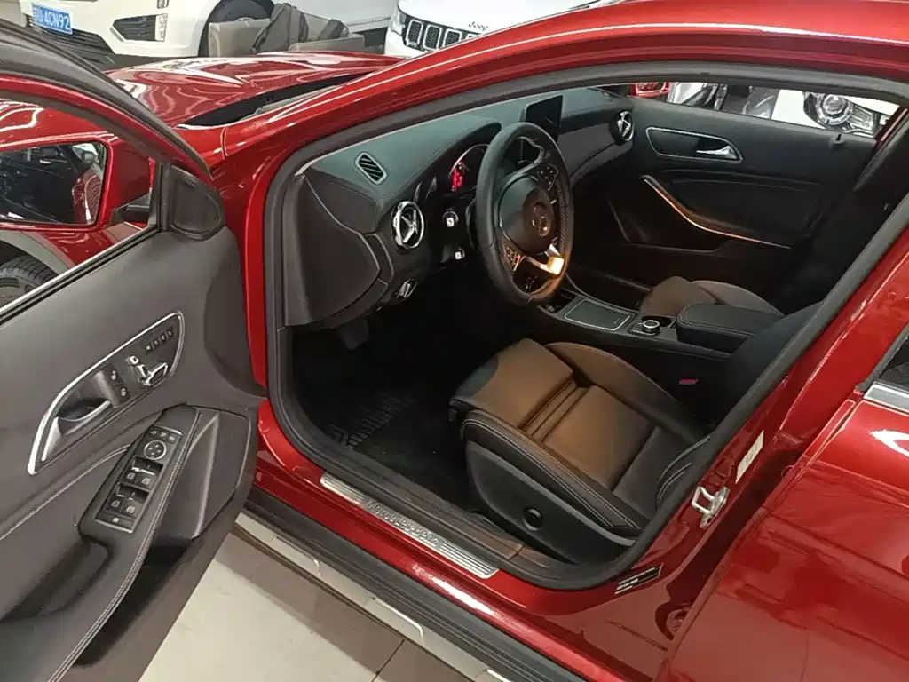Mercedes-Benz GLA 2017 — фото 16