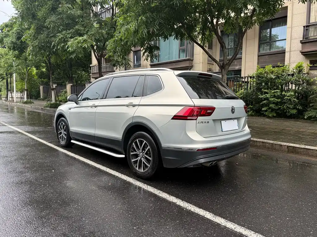 Volkswagen Tiguan L 2018 — фото 10