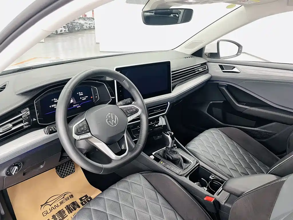 Volkswagen Sagitar 2023
