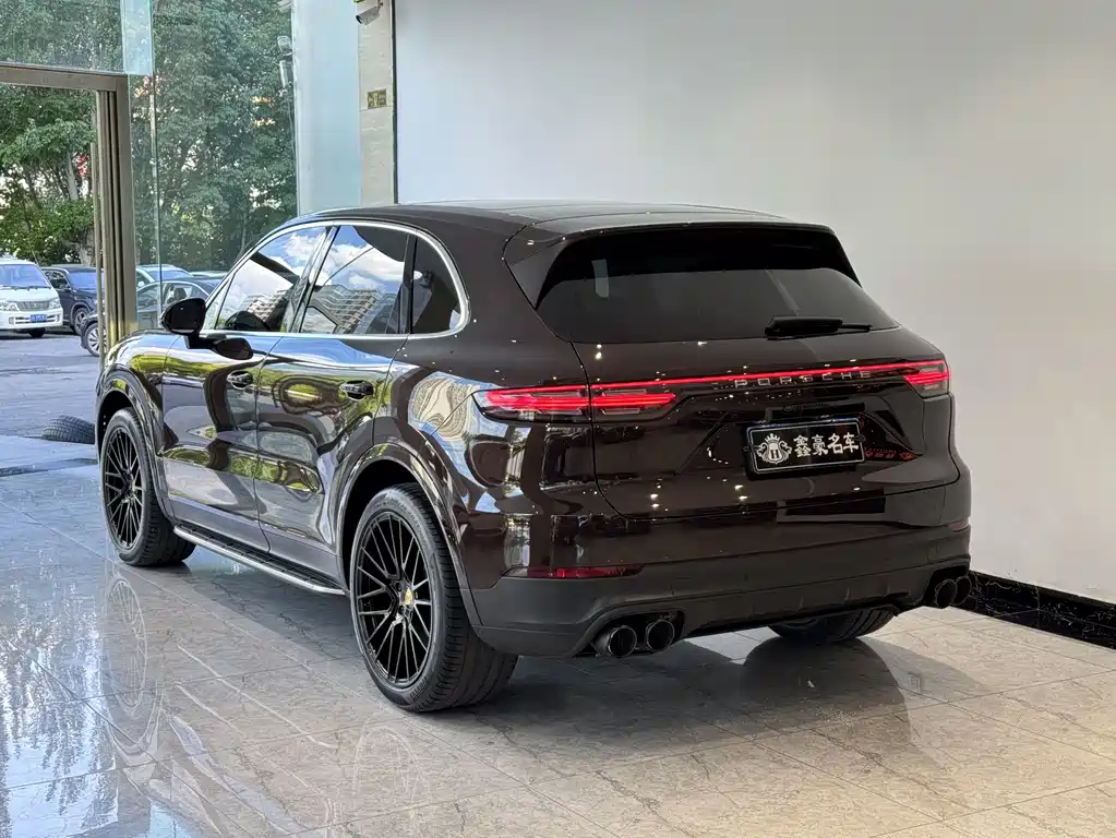 Porsche Cayenne 2018 — фото 17