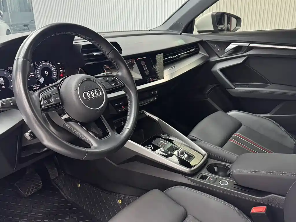Audi A3 2023 — фото 23