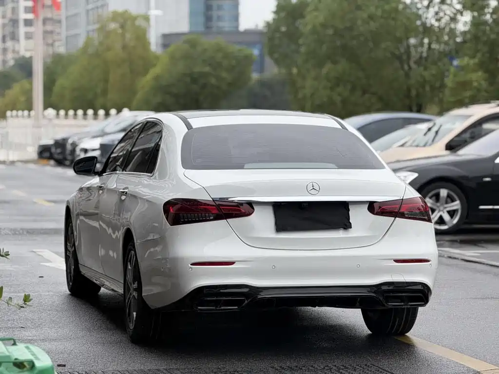 Mercedes-Benz E-Class 2021 — фото 14