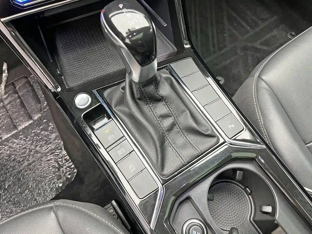 Volkswagen Passat 2023 — фото 17