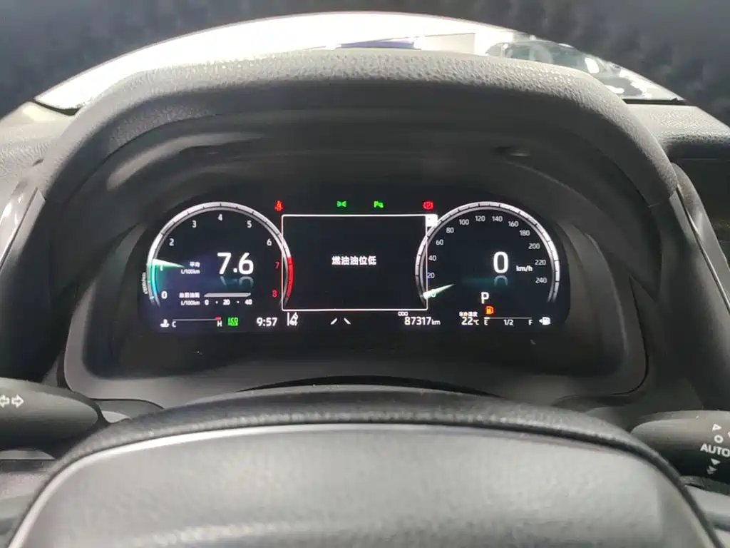 Toyota Camry 2022 — фото 12