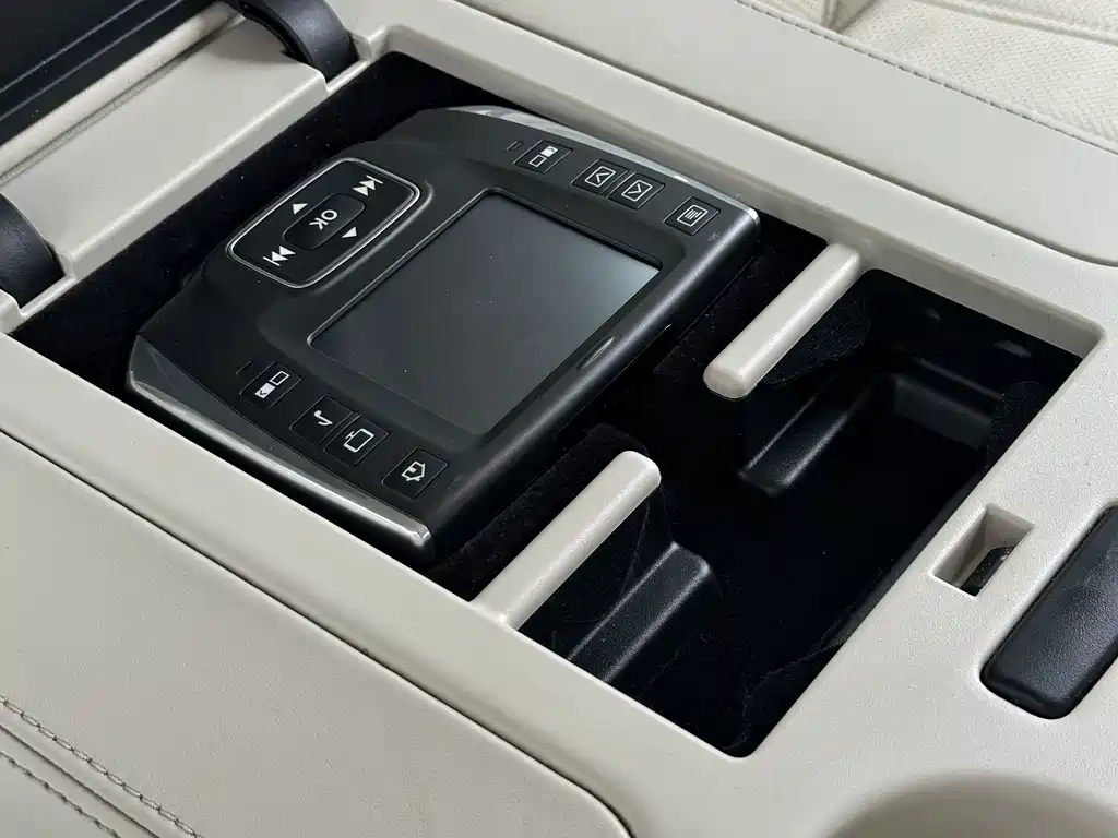 Land Rover Range Rover 2011 — фото 18