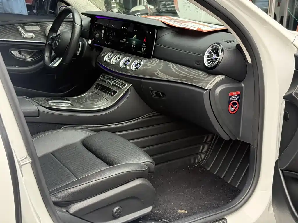 Mercedes-Benz E-Class 2021 — фото 16