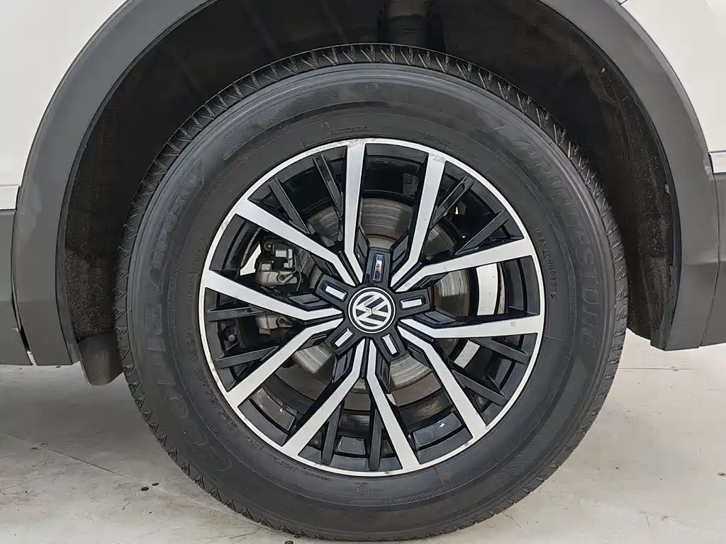 Volkswagen Tiguan L 2017 — фото 15