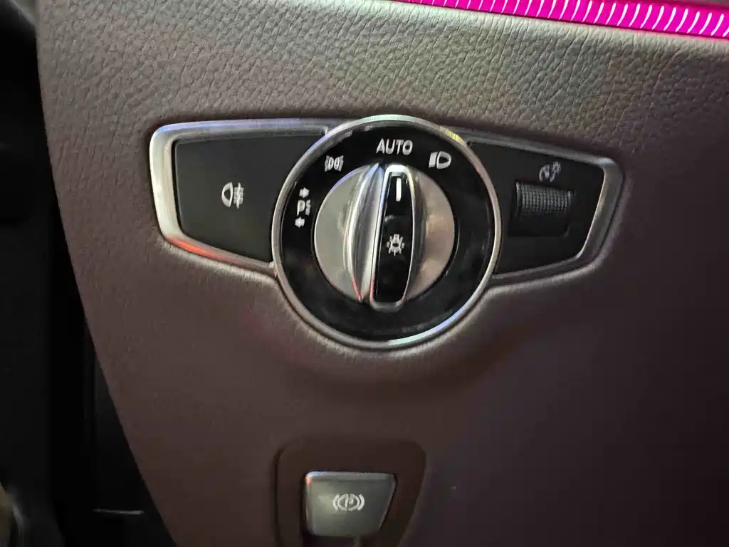 Mercedes-Benz E-Class 2021 — фото 25