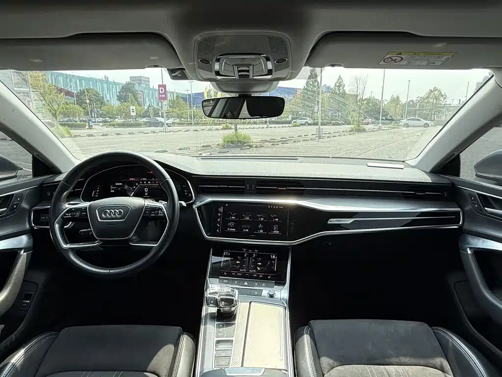 Audi A7L 2022 — фото 9