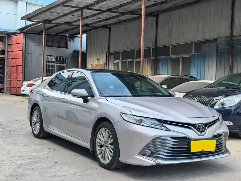 Toyota Camry 2019 — фото 3