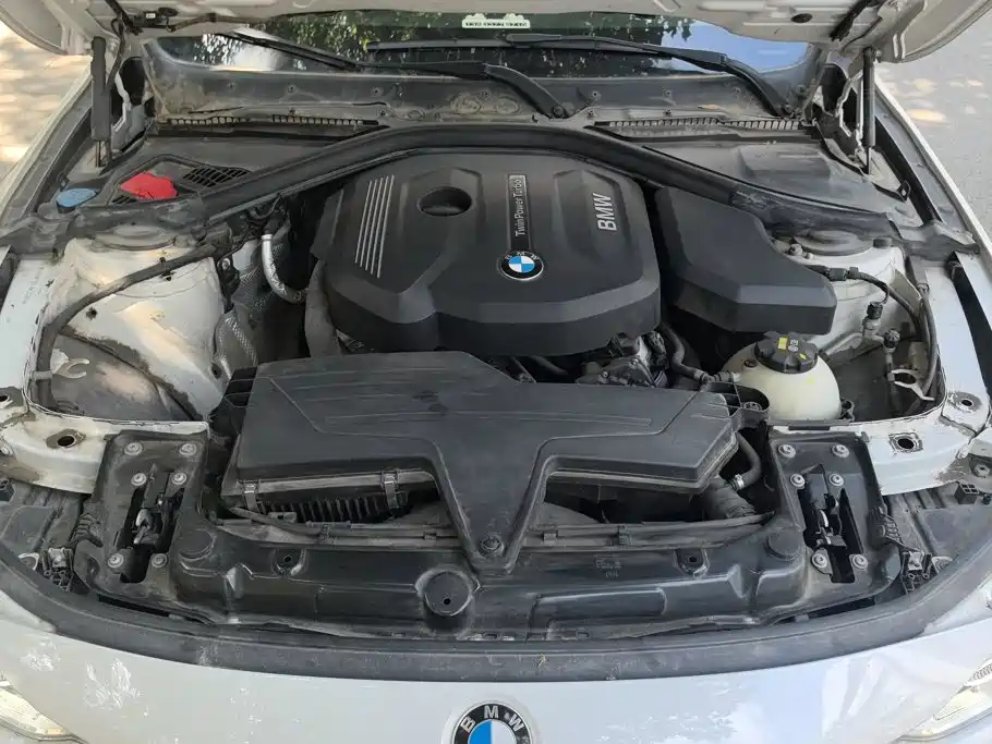 BMW 3 Series 2018 — фото 10