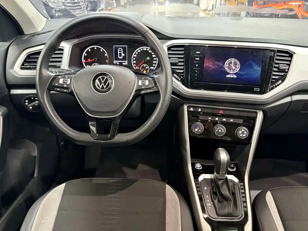 Volkswagen T-Roc 2023 — фото 14