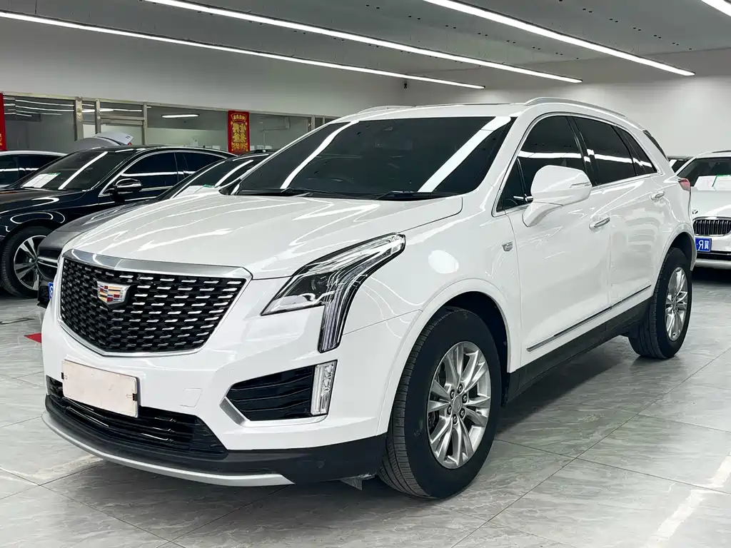 Cadillac XT5 2021 — фото 1