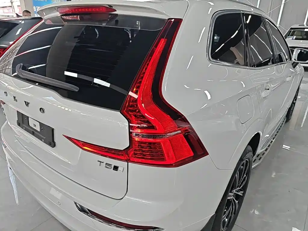 Volvo XC60 2020 — фото 8