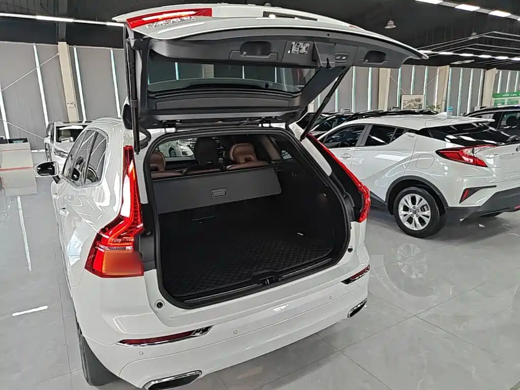 Volvo XC60 2020 — фото 19
