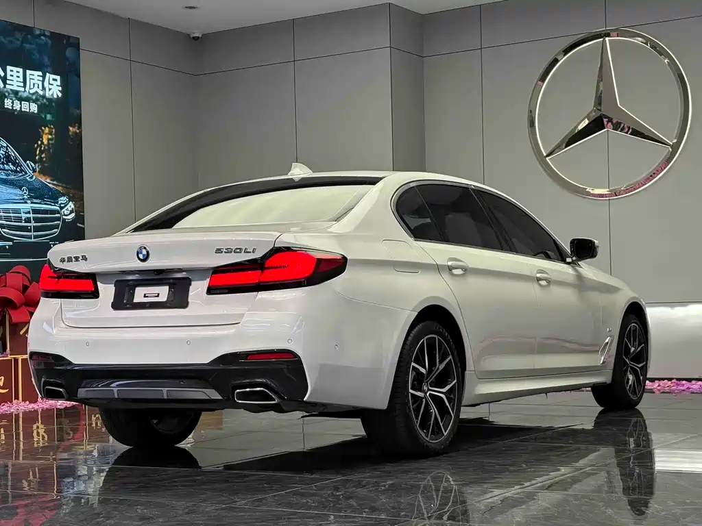 BMW 5 Series 2022