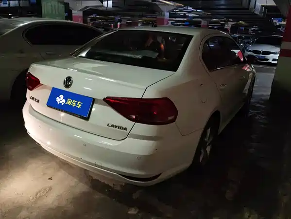 Volkswagen Lavida 2015