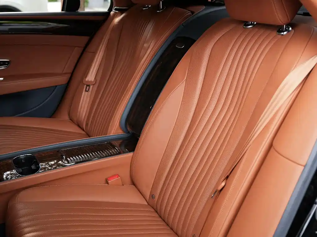 Bentley Flying Spur 2018 — фото 13