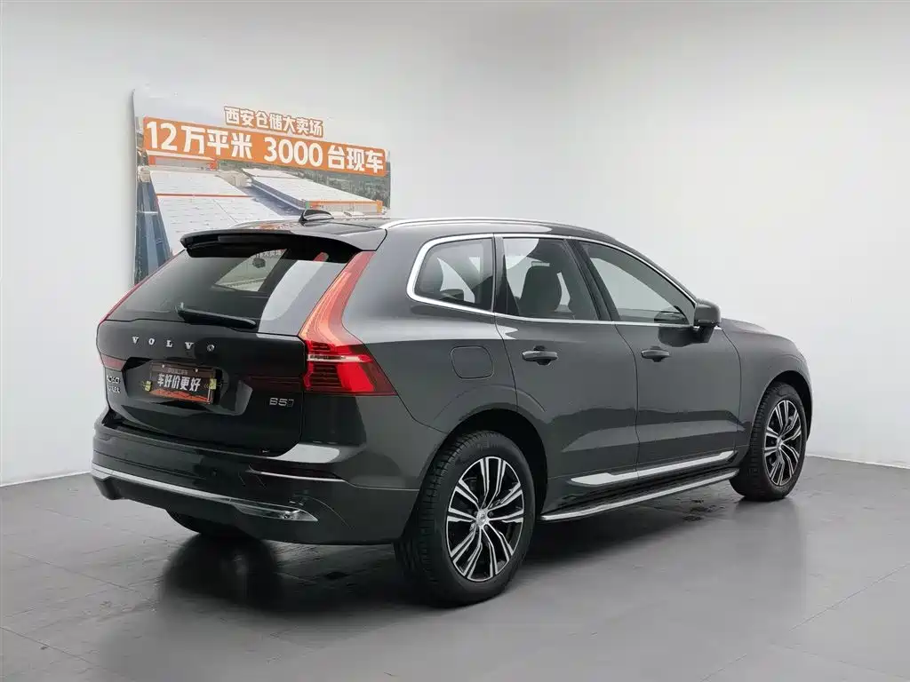 Volvo XC60 2022 — фото 2