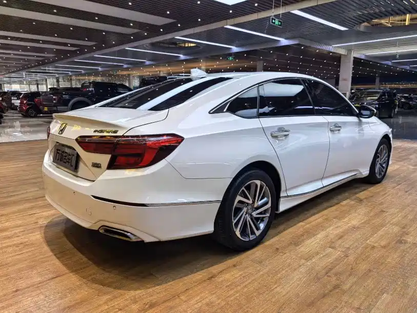 Honda Inspire 2019 — фото 21