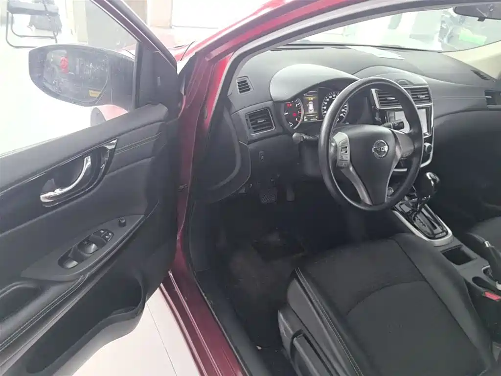 Nissan Tiida 2018 — фото 16