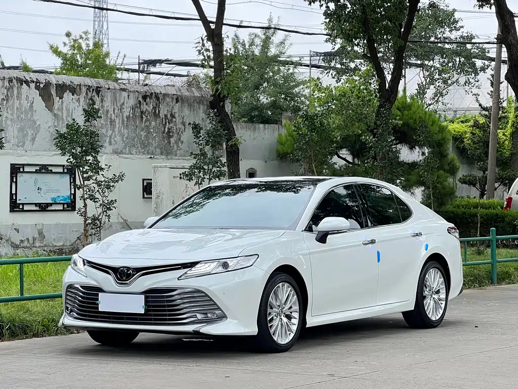 Toyota Camry 2019