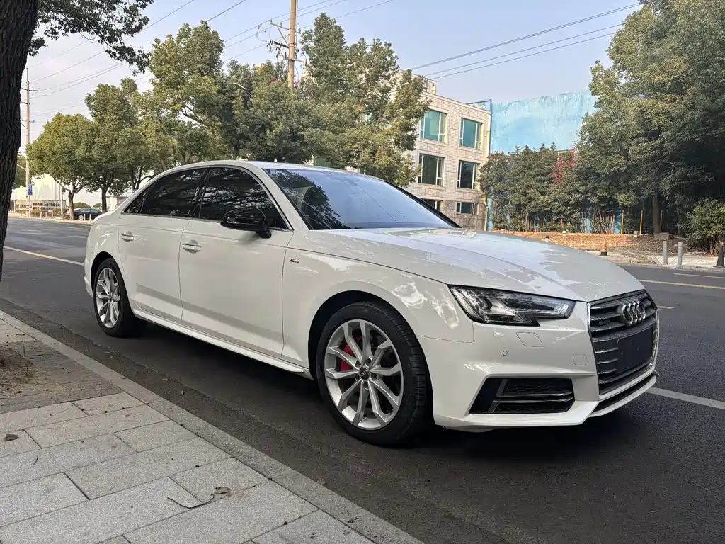 Audi A4L 2018