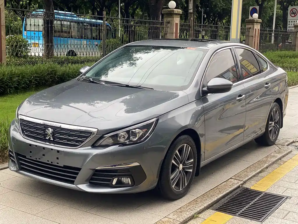 Peugeot 308 2017 — фото 1