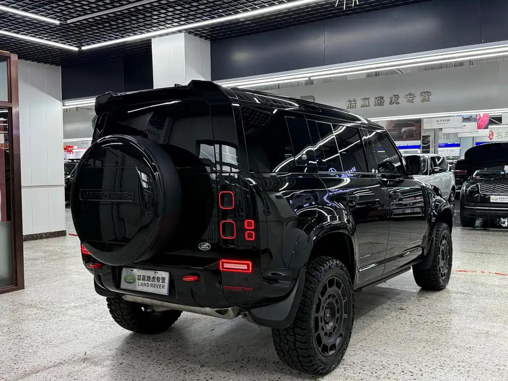 Land Rover Defender 2022 — фото 10