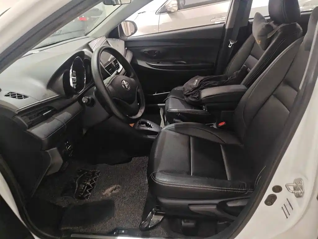 Toyota Yaris L 2018 — фото 8
