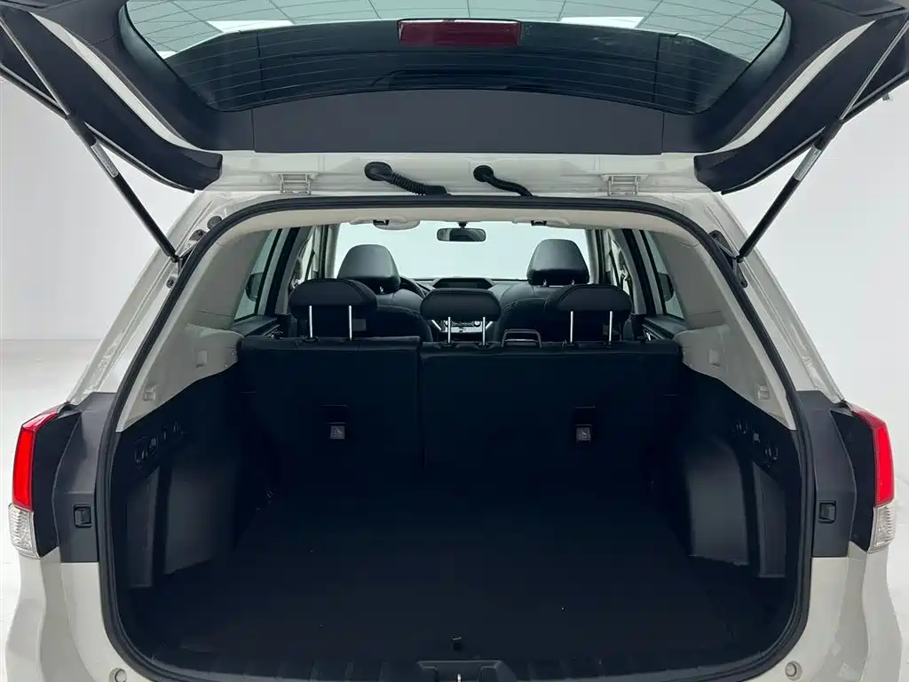 Subaru Forester 2022 — фото 19