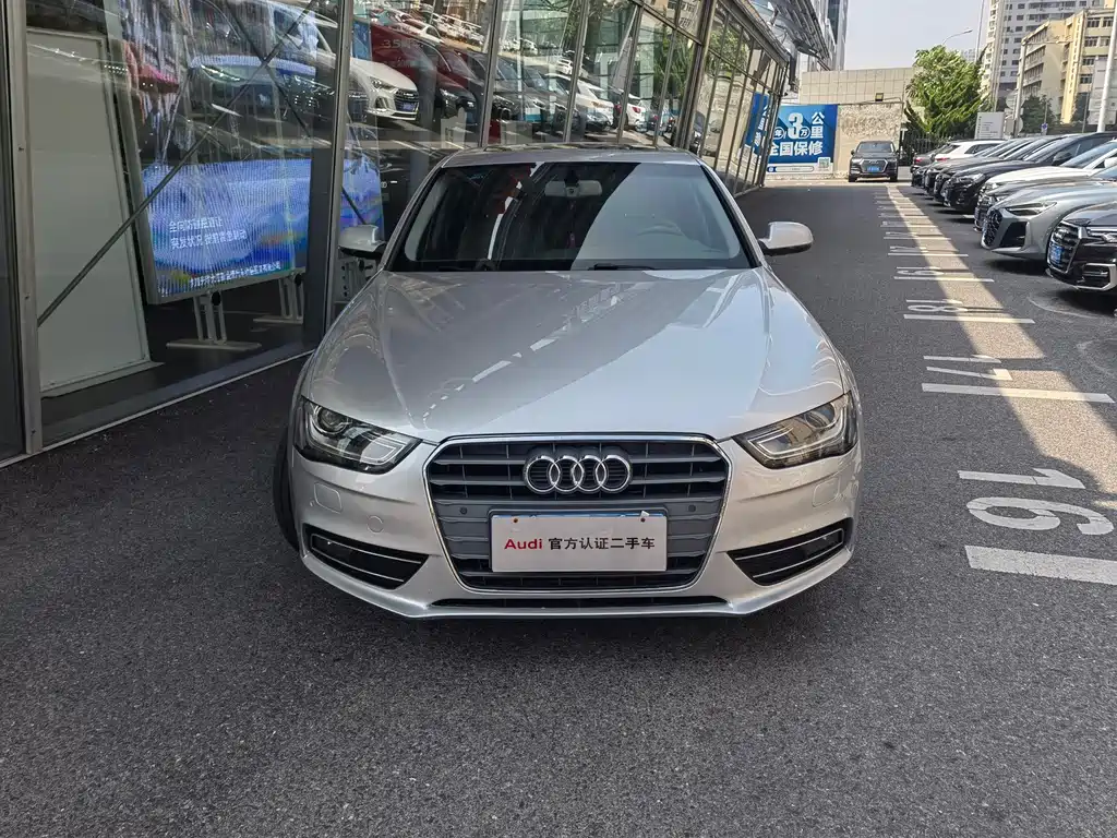 Audi A4L 2012