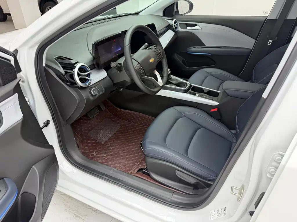 Chevrolet Cruze 2023 — фото 12