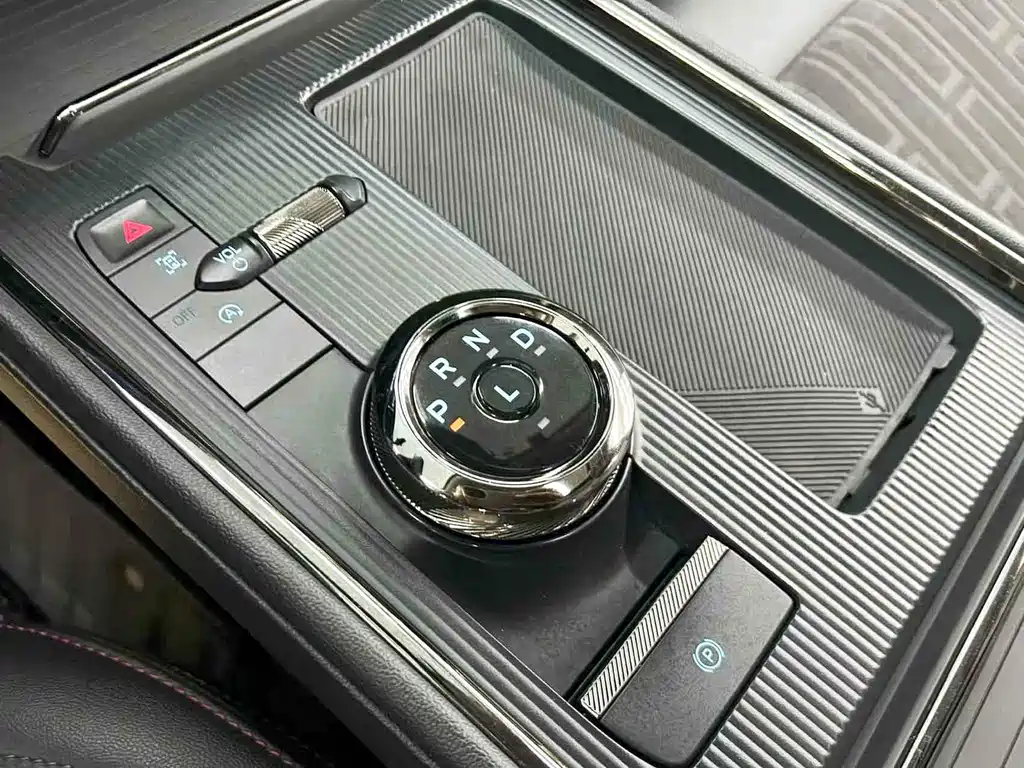 Ford Mondeo 2023 — фото 11