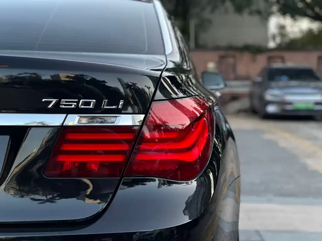 BMW 7 Series 2016 — фото 13