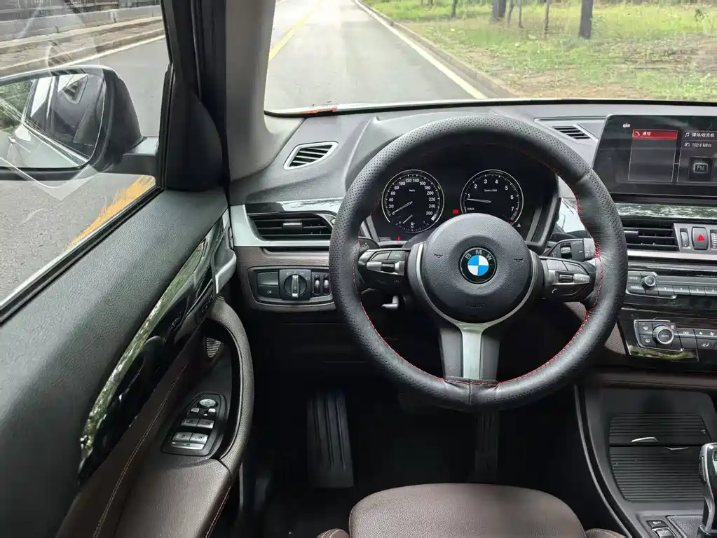 BMW X1 2021 — фото 8