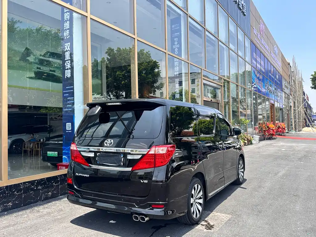 Toyota Alphard 2011 — фото 24