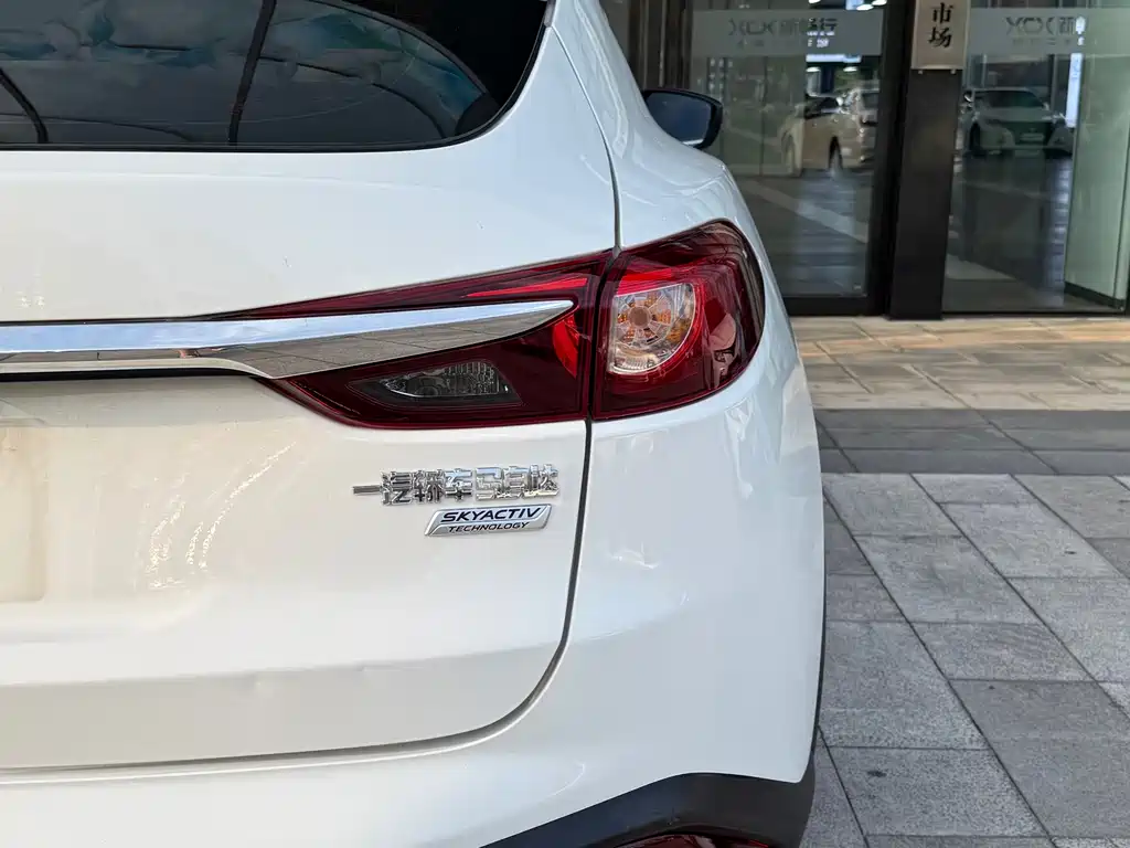 Mazda CX-4 2018 — фото 12