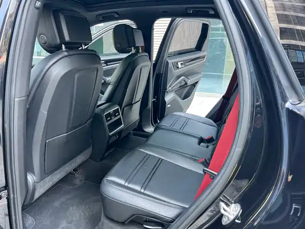 Porsche Cayenne 2021