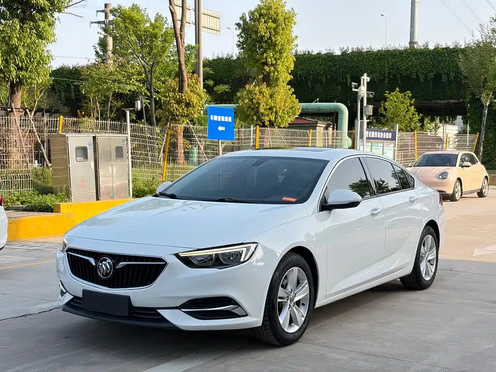 Buick Regal 2019 — фото 1
